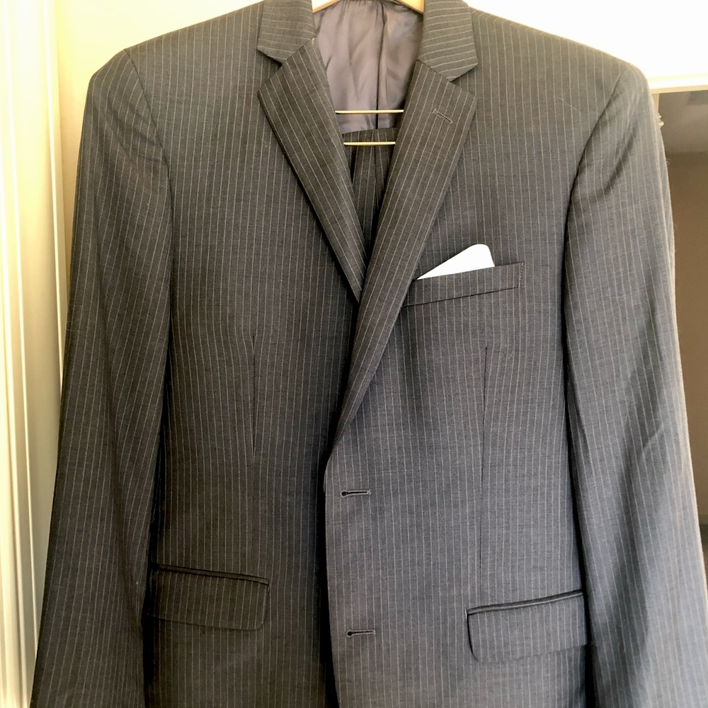40R ItalUomo Suit (32 waist pants) - please read description